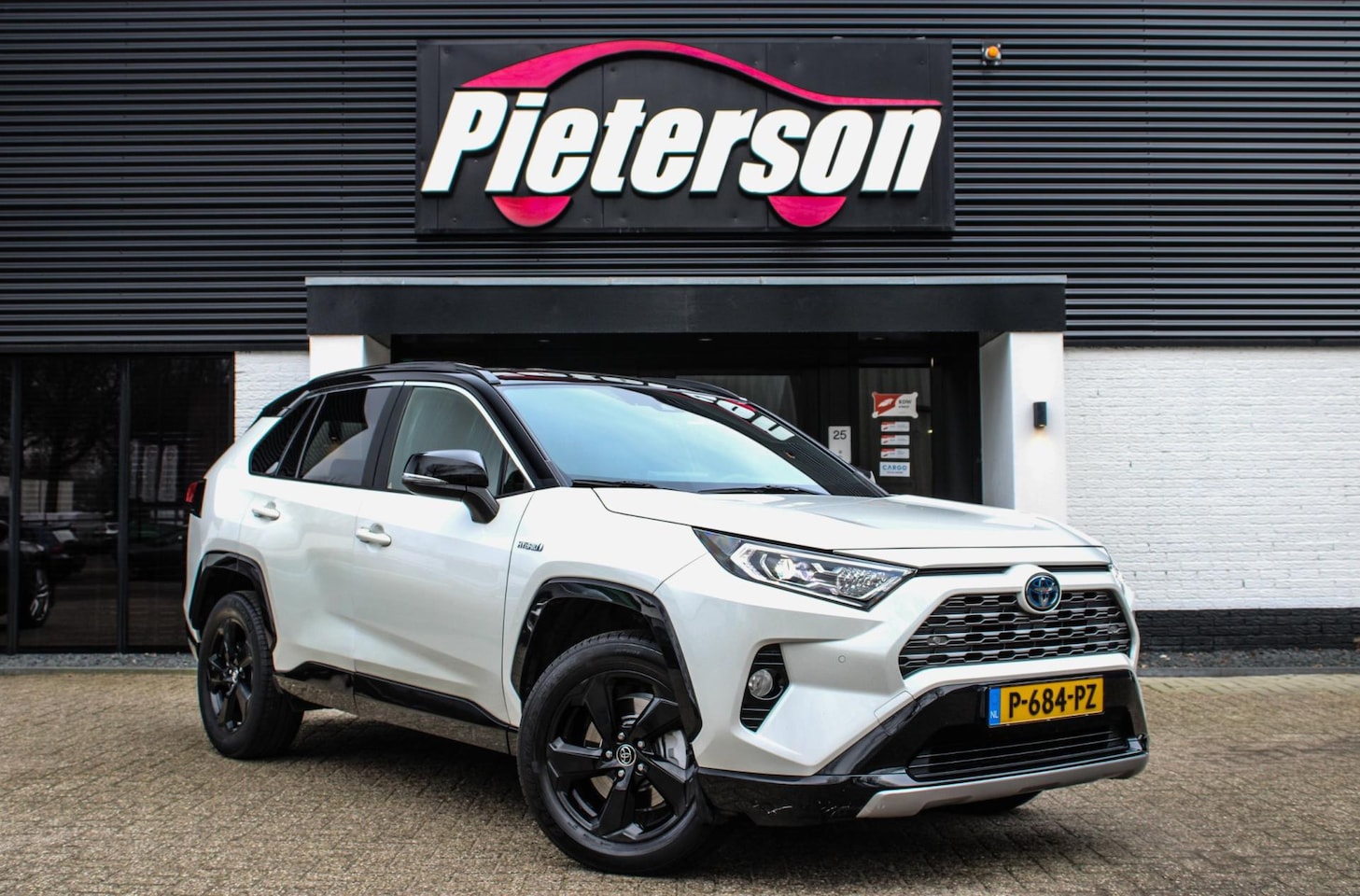 Toyota RAV4 - 2.5 Hybrid Bi-Tone CAMERA LEDER XENON KEYLESS - AutoWereld.nl