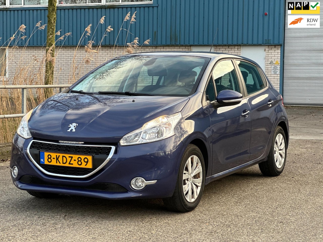 Peugeot 208 - 1.2 VTi Envy Clima! 50.032 KM NAP! 1e Eigenaar! 1 jaar Apk! - AutoWereld.nl