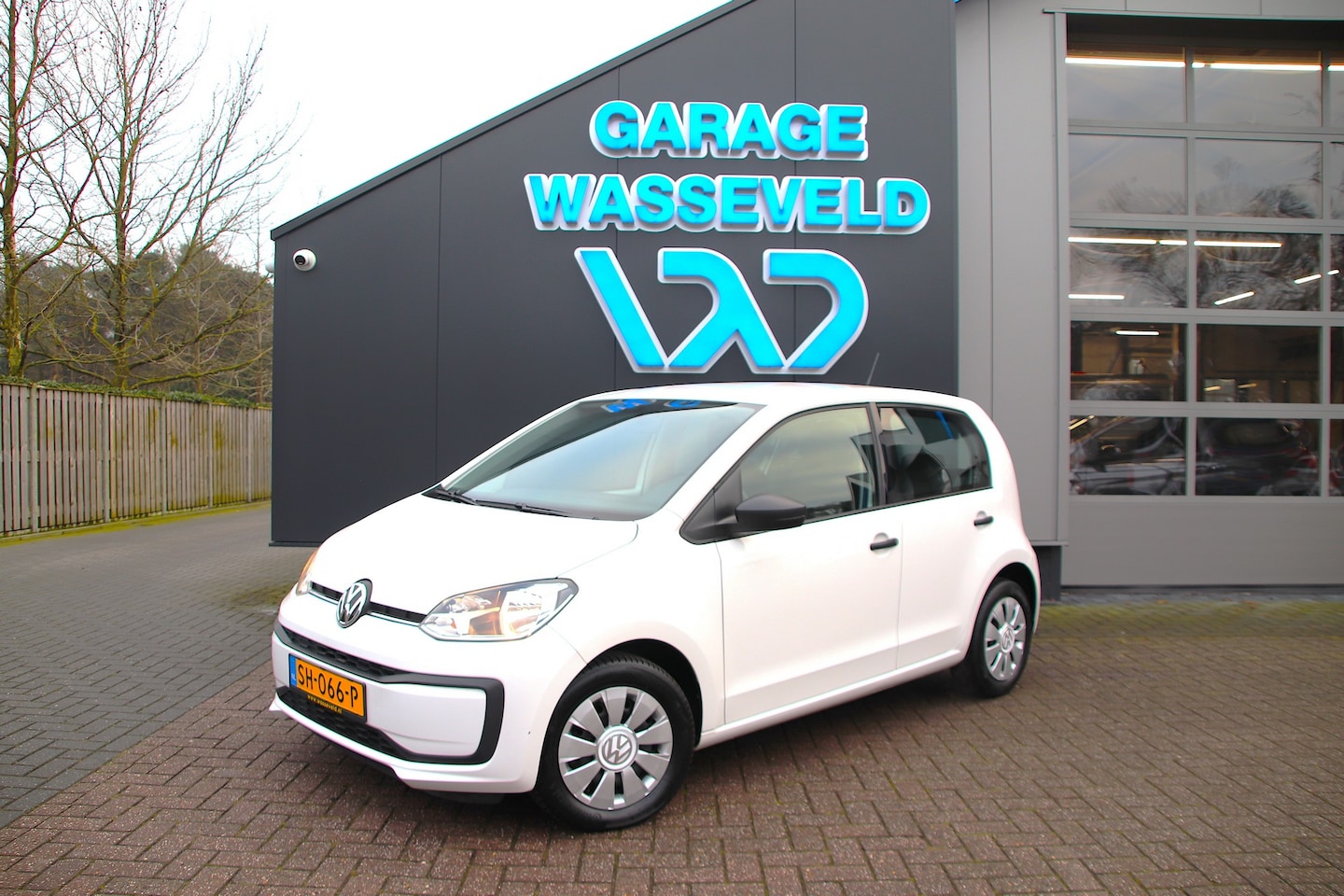 Volkswagen Up! - 1.0 Airco/Elekt.pakket/ALL SEASON/Media - AutoWereld.nl