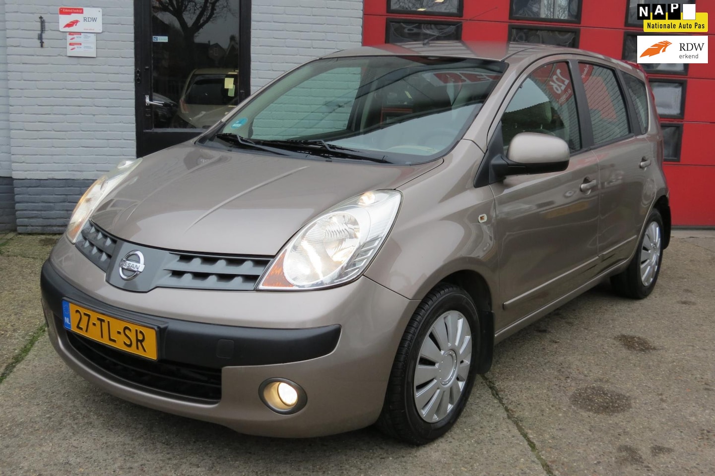 Nissan Note - 1.6 First Note 1.6 First Note , AUTOMAAT , AIRCO, PDC - AutoWereld.nl