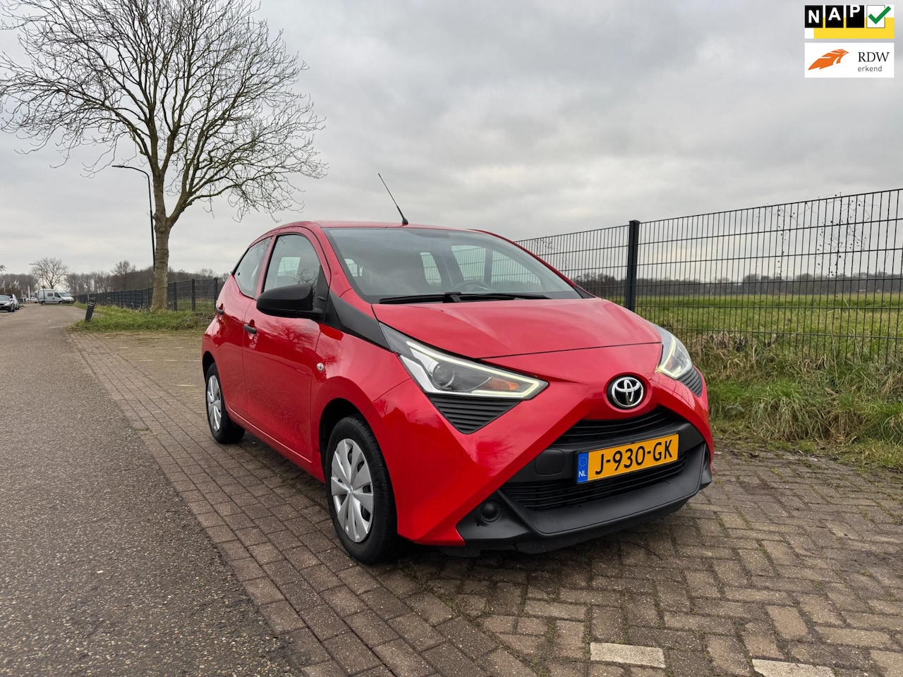 Toyota Aygo - 1.0 VVT-i x Airconditioning, Apple Carplay, Navigatie, Bluetooth, Cruise control(std), Ele - AutoWereld.nl