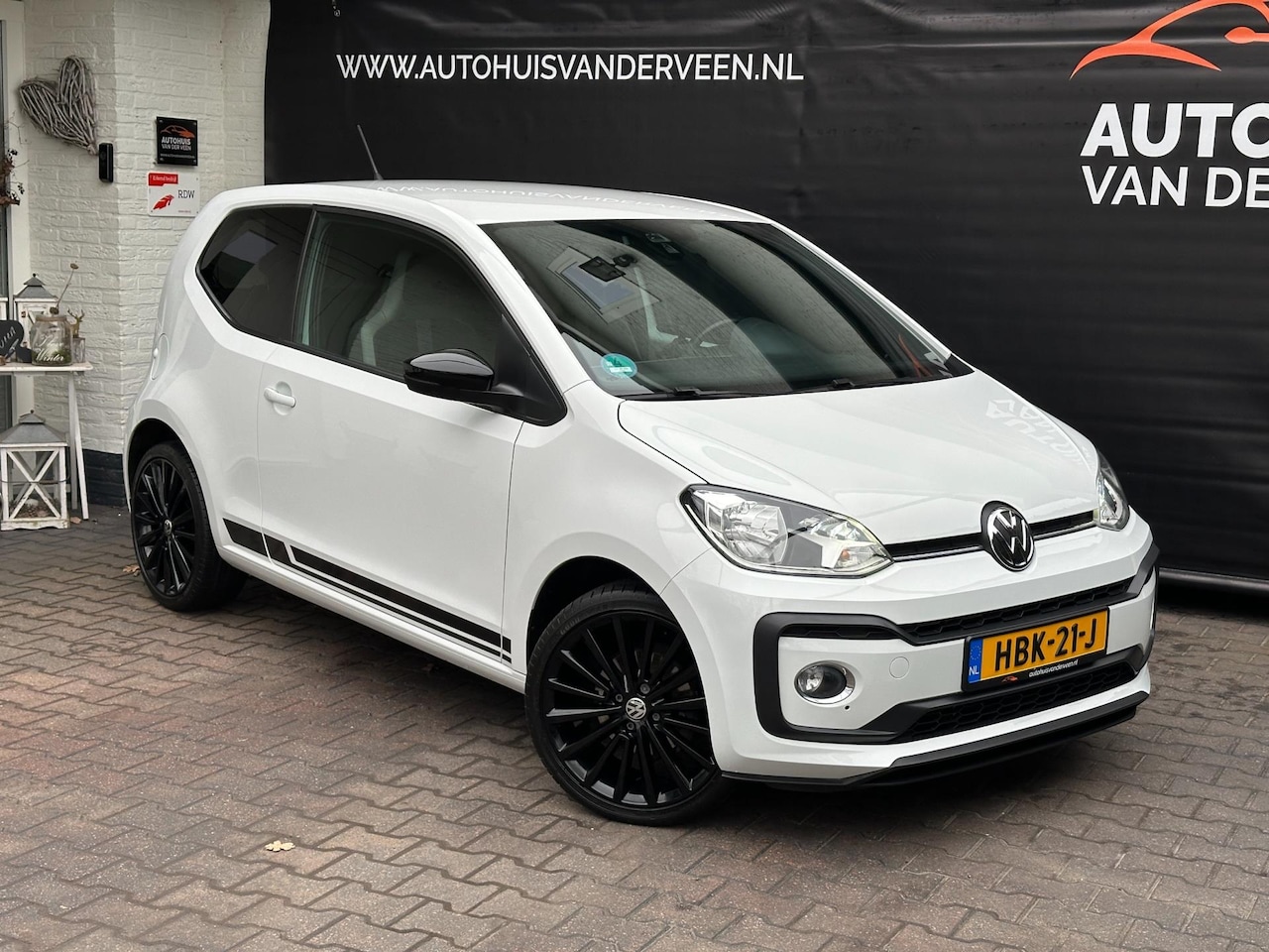 Volkswagen Up! - 1.0 TSI High Up! Beats, 90 PK!!, Clima/PDC/Cruise/Polygon/Etc!! - AutoWereld.nl