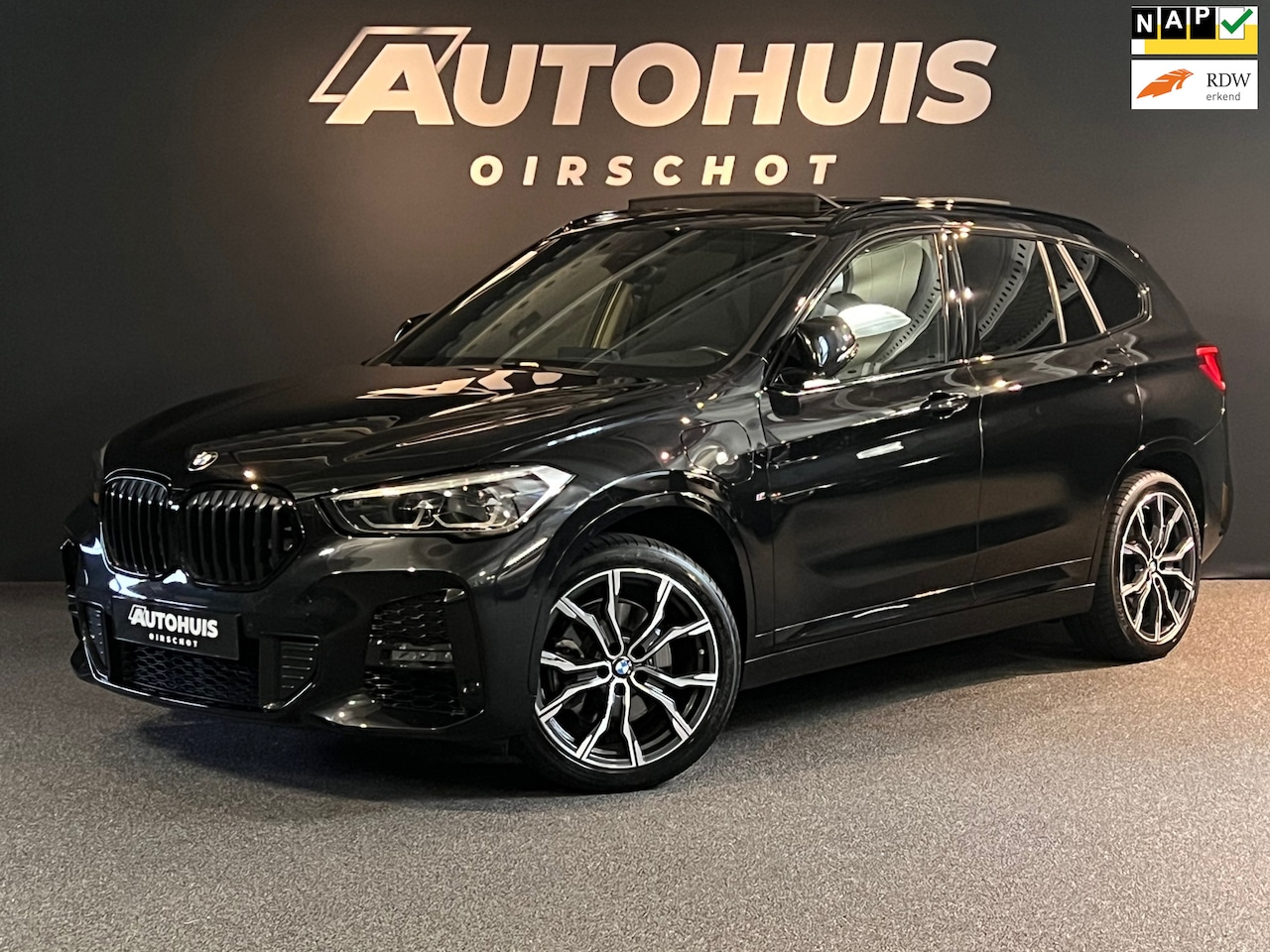 BMW X1 - XDrive25e High Executive M Edition Pano/ HeadUp/ Camera/ Afneembare trekhaak/Navi - AutoWereld.nl