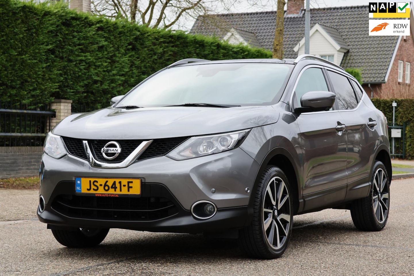 Nissan Qashqai - 1.6 Tekna | 1e EIGENAAR | PANO | NAVI | CLIMA | CRUISE | 360 CAMERA | TREKHAAK | LEDER | X - AutoWereld.nl