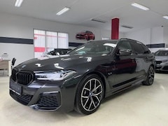 BMW 5-serie Touring - 530e M-SPORT * LASER, NAVI+, LEDER, PANORAMA, HuD, TREKH, HiFi * 1e EIG - GARANTIE t/m 05