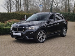 BMW X1 - SDrive18i SportLine Panodak/Navi/Stoelverw/Sportstoelen/HarmanKardon