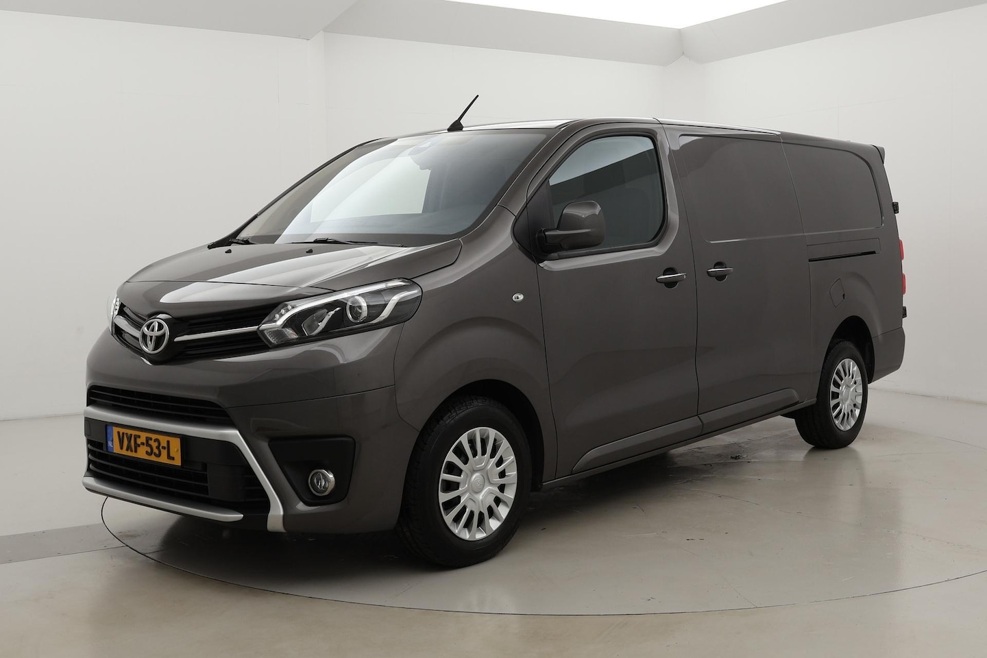 Toyota ProAce Worker - 2.0 D-4D Prof | Trekhaak | Navigatie | Dubbele schuifdeur - AutoWereld.nl