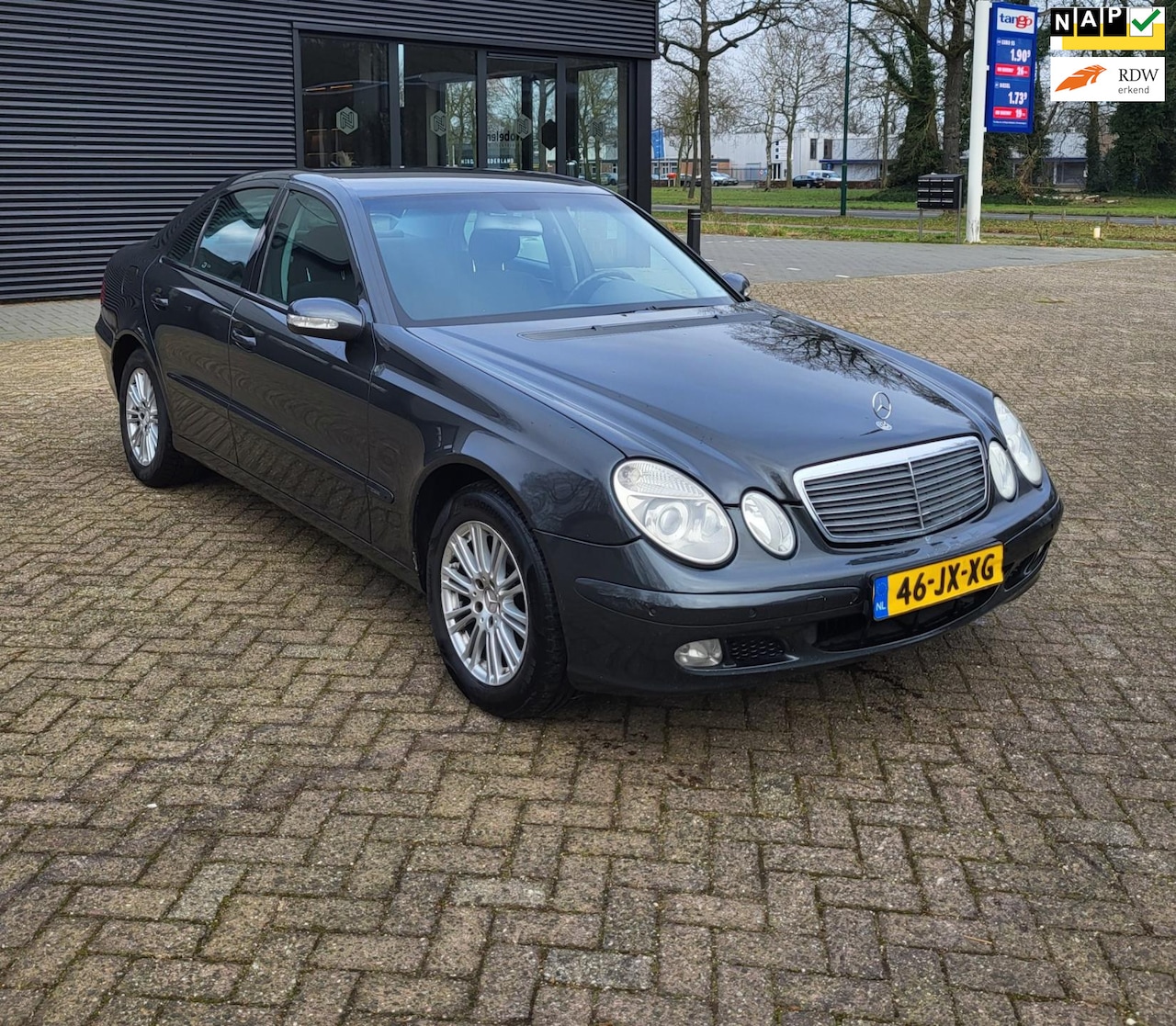 Mercedes-Benz E-klasse - E240 Handgeschakeld 6, Airco,APK11/26 - AutoWereld.nl