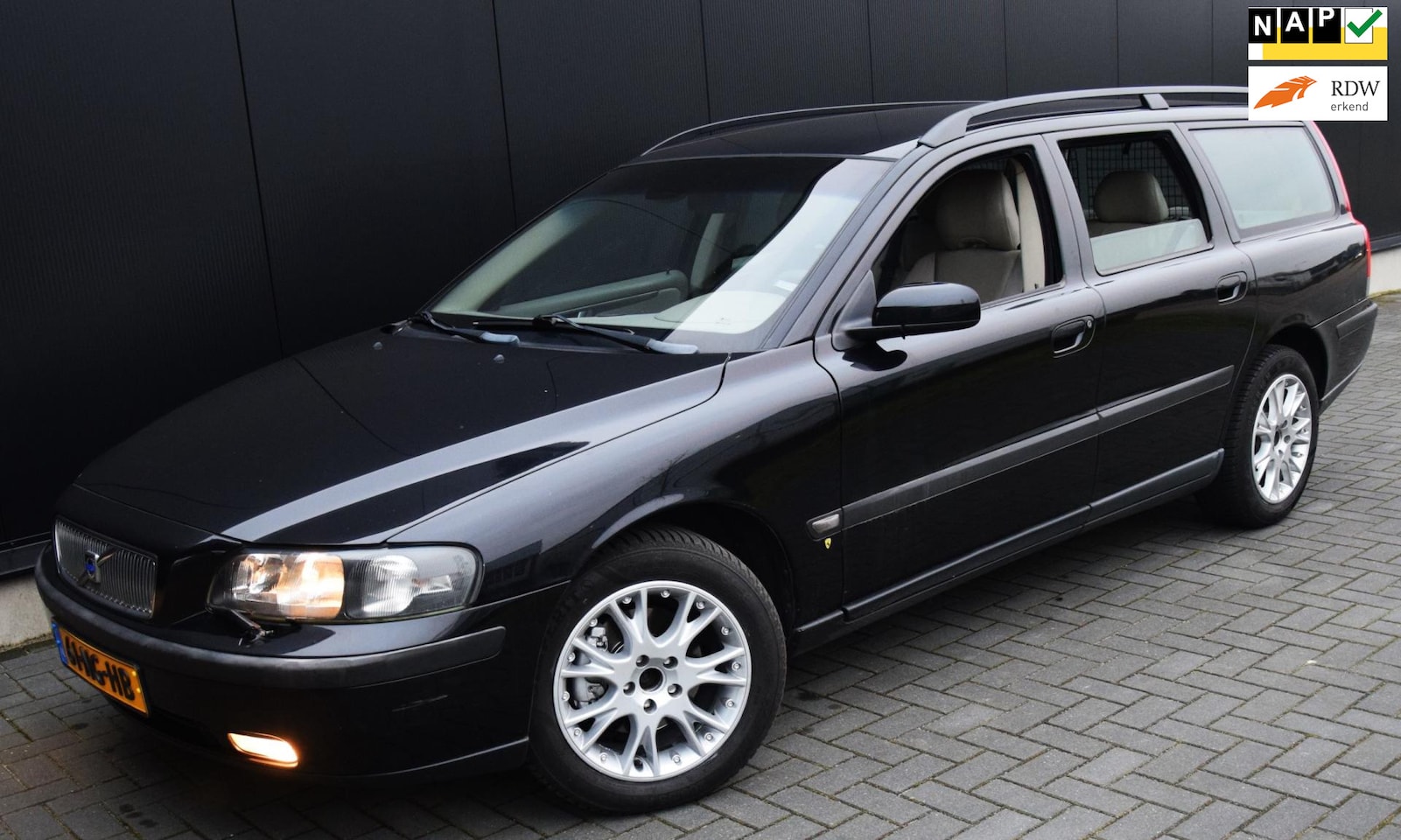 Volvo V70 - 2.4 Edition II automaat 140 pk - AutoWereld.nl