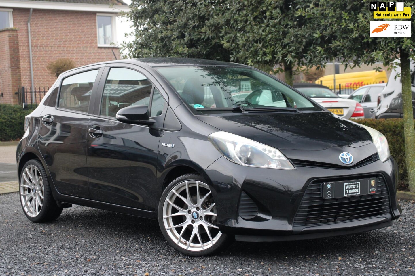 Toyota Yaris - 1.5 Full Hybrid Aspiration Aut. Camera Clima LED 18'' - AutoWereld.nl