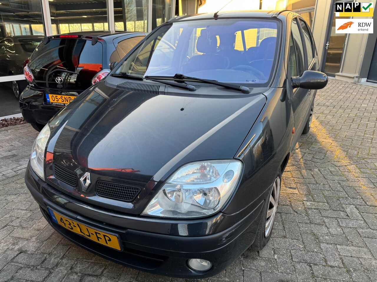 Renault Scénic - 1.6-16V Dynamique // AUTOMAAT // meeneem prijs inruil auto - AutoWereld.nl