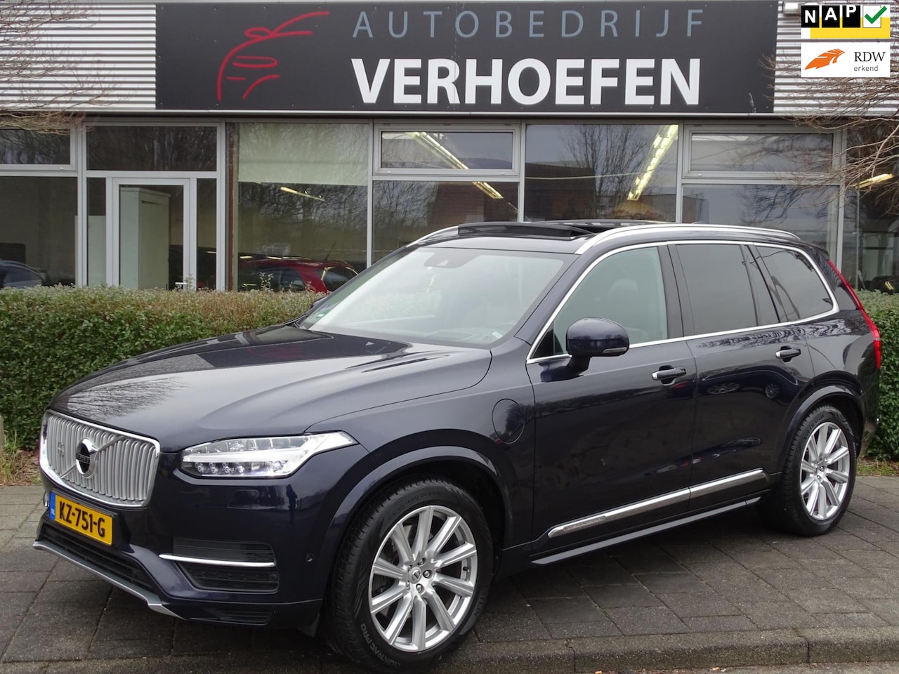 Volvo XC90 - 2.0 T8 Twin Engine AWD Inscription - 7 PERS - PANORAMA - STOEL VERW / VERKOEL - STUUR VERW - AutoWereld.nl