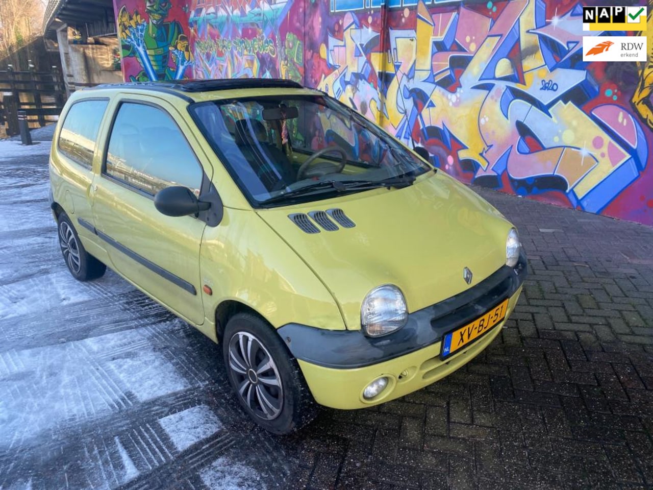 Renault Twingo - 1.2 Hélios panoramadak stuurbekrachtiging cv stereo lage km nap rijd goed inruil koopje - AutoWereld.nl