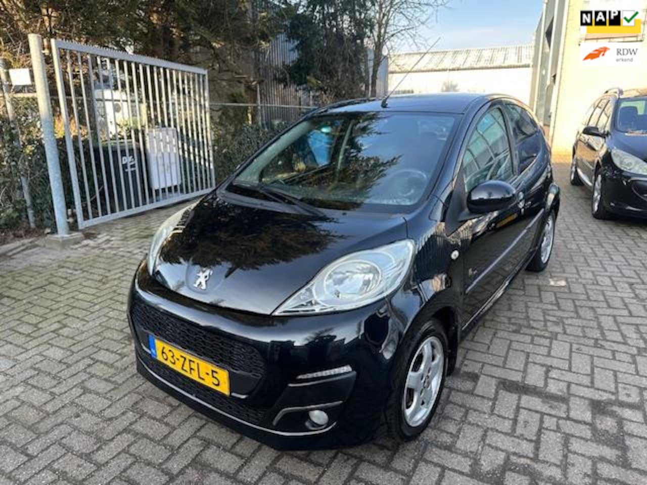 Peugeot 107 - 1.0 Black & Silver, Airco, Alcantara, Apk 11/2025 - AutoWereld.nl