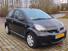 Toyota Aygo - 1.0-12V Access airco cv op afs elektrische ramen