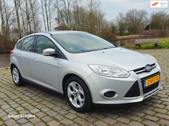 Ford Focus - 1.0 EcoBoost Trend Zeer nette auto dealer onderhouden parkeer sensor