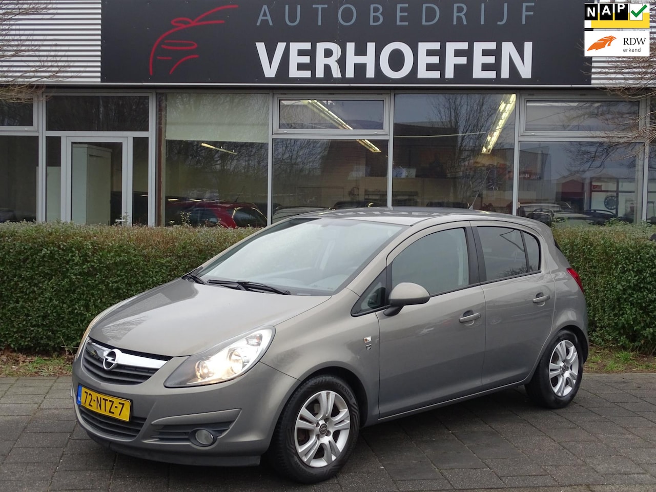 Opel Corsa - 1.3 CDTi EcoFlex S/S '111' Edition - AIRCO - CRUISE CONTR - 5 DEURS ELEK RAMEN - - AutoWereld.nl