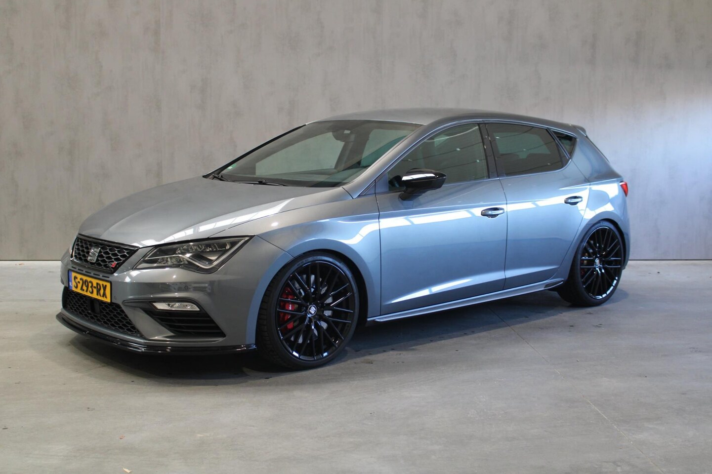 Seat Leon - 2.0 TSI CUPRA 300 Performance Pack/Camera/Key les/Brembo - AutoWereld.nl