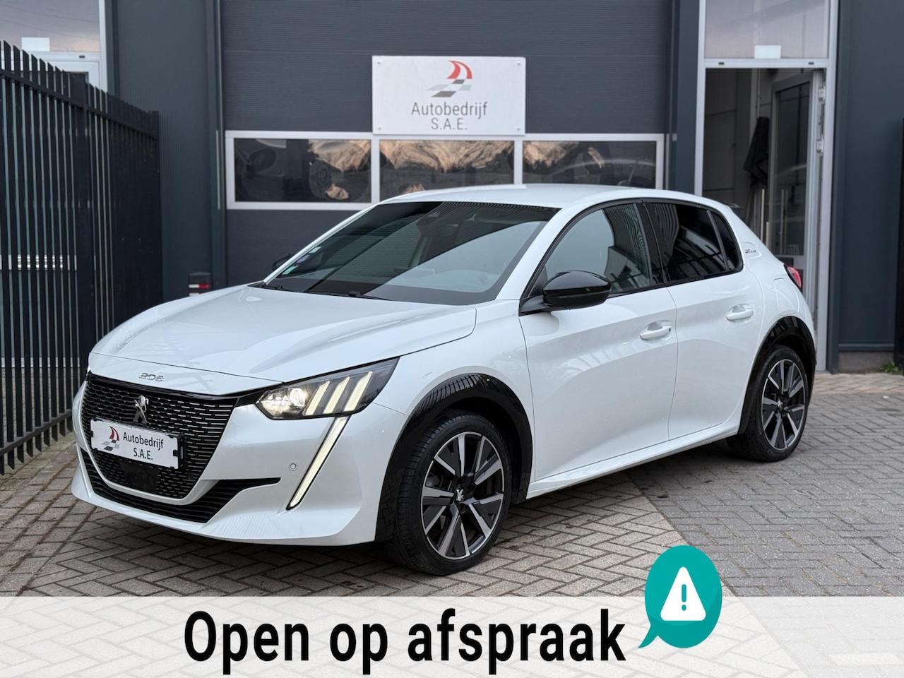 Peugeot 208 - 1.2 PureTech GT-Line CARPLAY COCKPIT CAMERA - AutoWereld.nl