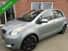 Toyota Yaris - 1.3 VVTi Sol NIEUWE APK / RIJDT GOED / AIRCO / TREKHAAK