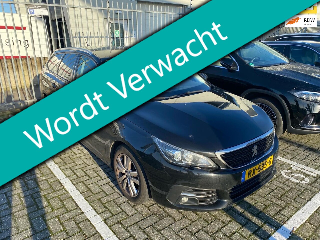 Peugeot 308 SW - 1.2 PureTech Executive 110pk 1e eig. Navi Carplay Panorama - AutoWereld.nl