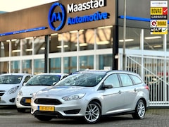 Ford Focus Wagon - 1.0 Navi Trekhaak PDC Dealeronderhouden 2e eig Grote ond.beurt Boekjes volledig Bluetooth