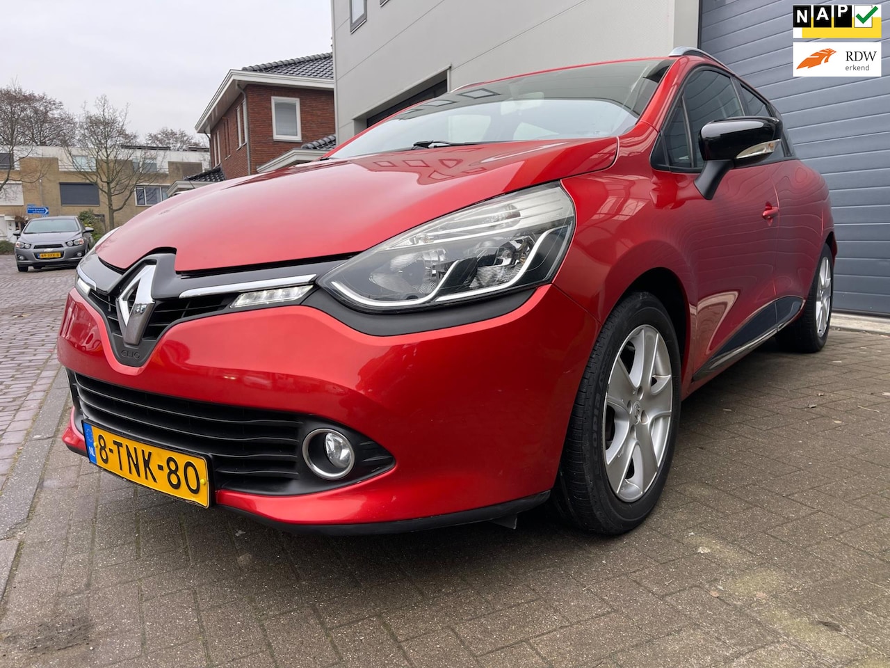 Renault Clio Estate - 0.9 TCe /Navi/Cruise-c/Climate-c/Bluetooth/AUX/Trekhaak - AutoWereld.nl