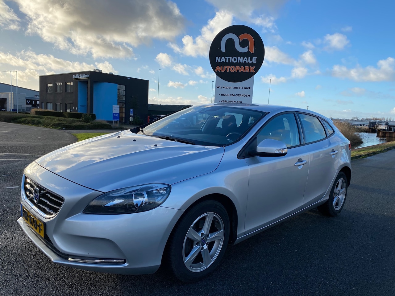 Volvo V40 - 2015 * 2.0 D2 Kinetic Business * EURO 6 - AutoWereld.nl