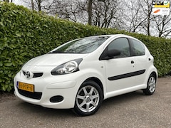 Toyota Aygo - 1.0-12V Access | 2e Eigenaar | AUX/12V | 14" Velgen |