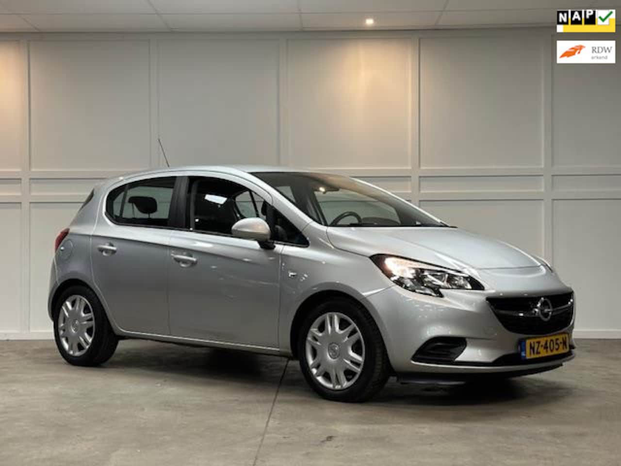 Opel Corsa - 1.0 Turbo Edition / 2017 / Airco / PDC / 119.143 KM NaP - AutoWereld.nl