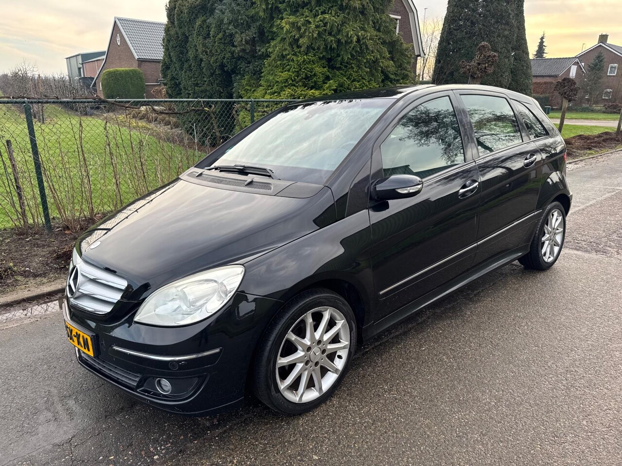 Mercedes-Benz B-klasse - 170 AUTOMAAT AIRCO LEER NAVI - AutoWereld.nl