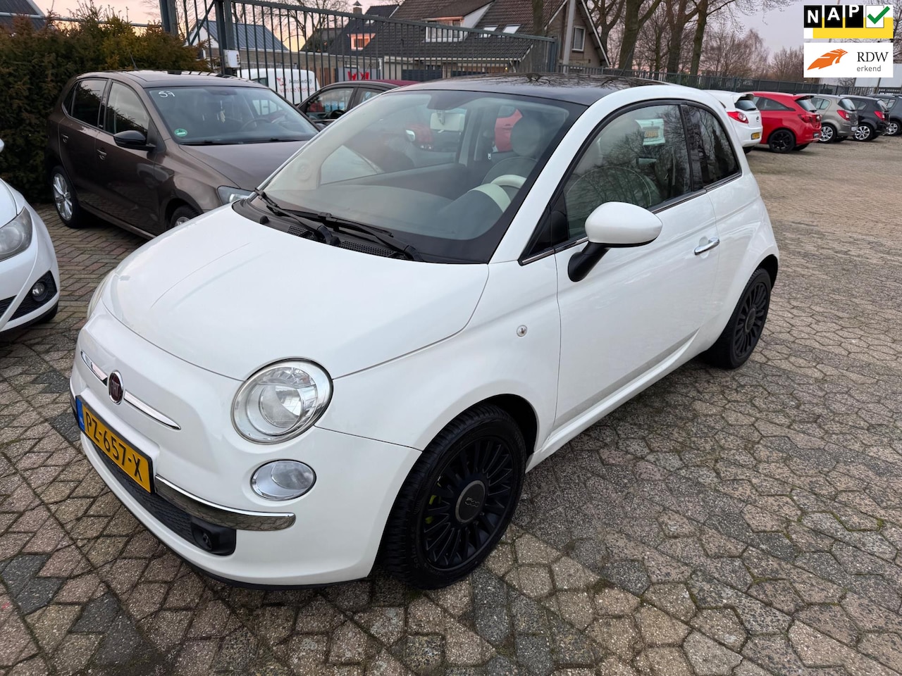 Fiat 500 - 1.2 Lounge AIRCO PANORAMA DAK ZWARTE VELGEN APK - AutoWereld.nl