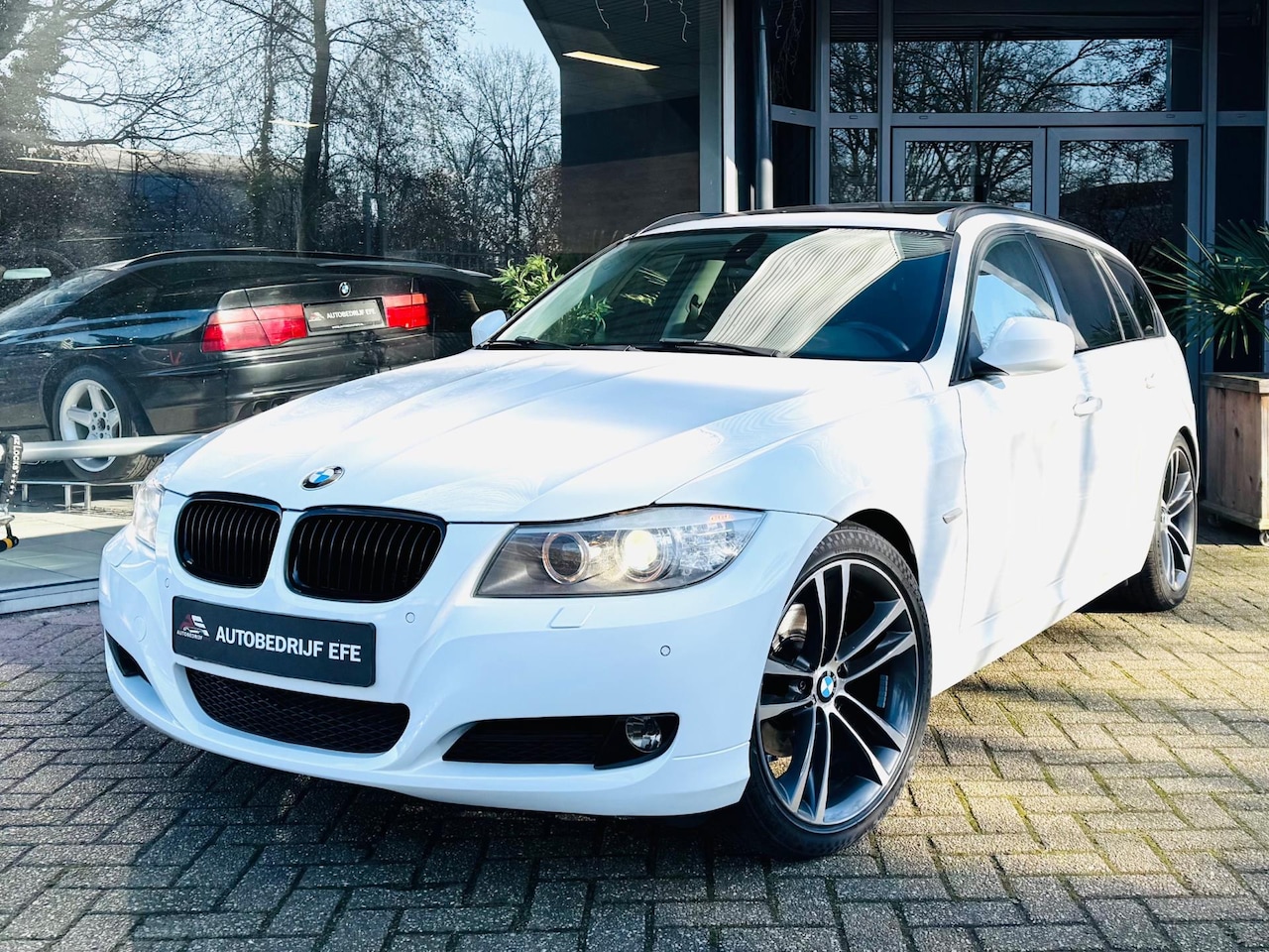 BMW 3-serie Touring - 320i High Executive Automaat*Panorama*Leer - AutoWereld.nl