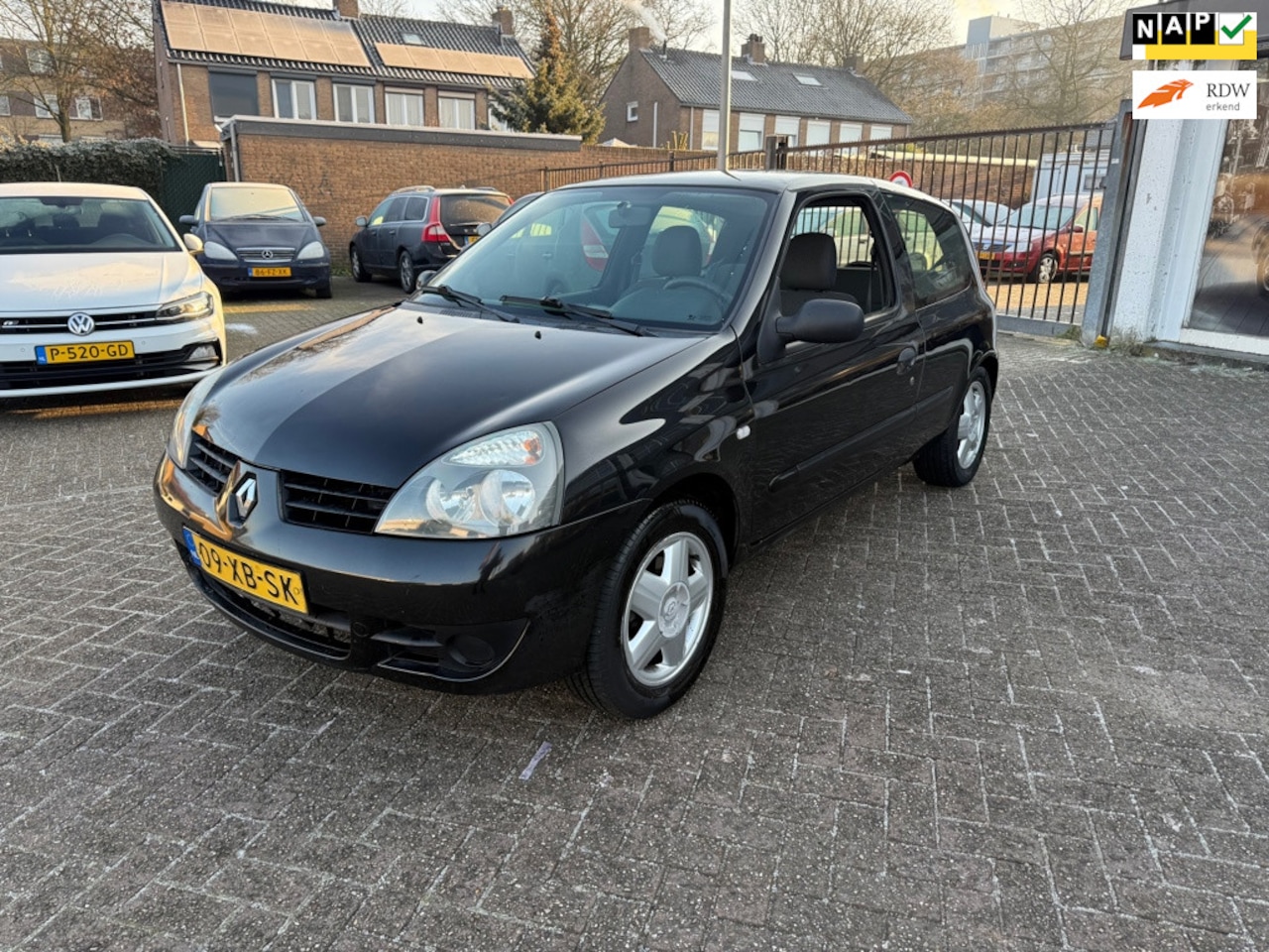 Renault Clio - 1.2 Campus Accès **ZUINIG** - AutoWereld.nl