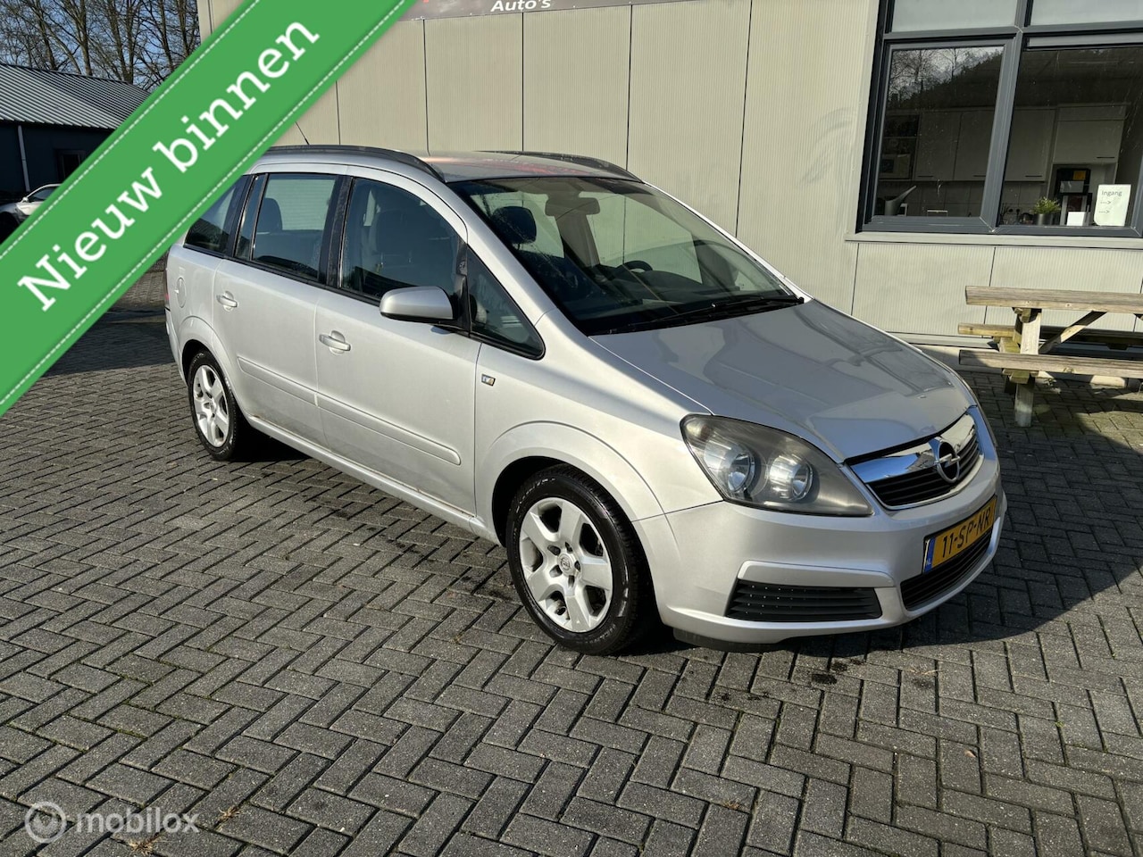 Opel Zafira - 2.2i benzine 7 persoons - AutoWereld.nl