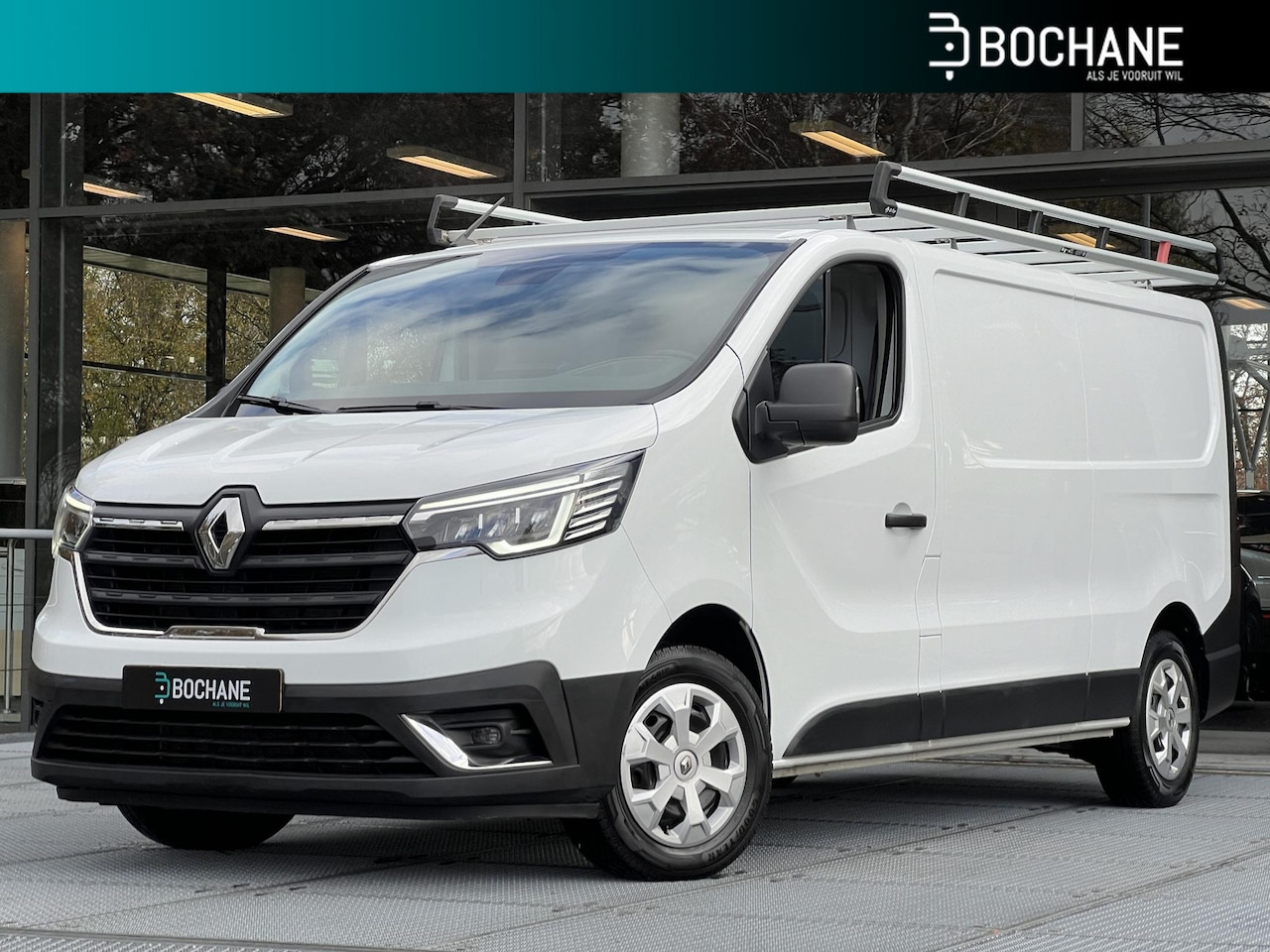 Renault Trafic - 2.0 dCi 110 T30 L2H1 Work Edition | Navigatie | Trekhaak | Imperiaal | Betimmering - AutoWereld.nl