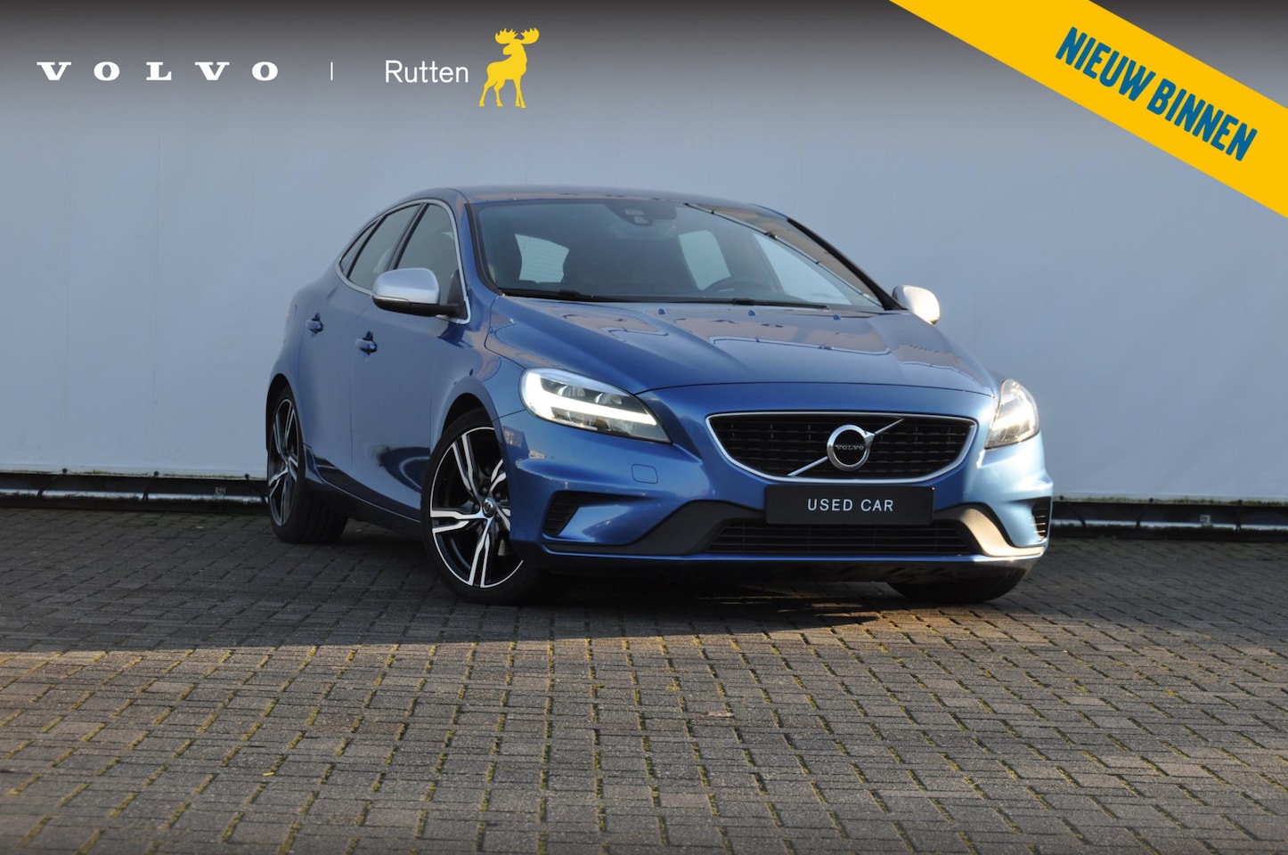 Volvo V40 - T4 190PK handgeschakeld Business Sport Cruise control / Standkachel / Parkeersensoren acht - AutoWereld.nl