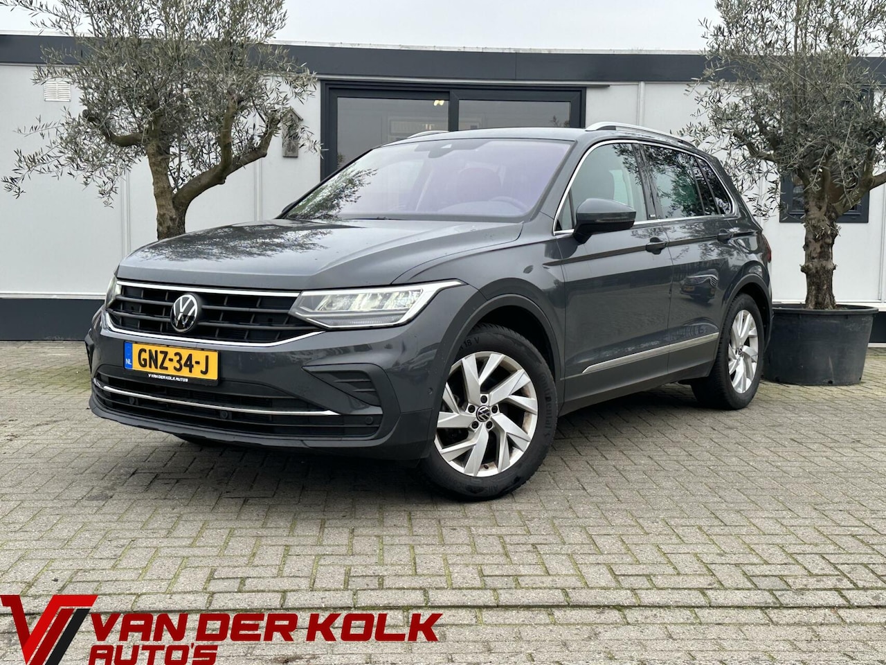 Volkswagen Tiguan - 1.5 TSI Life Camera Adaptive Cruise Climate CarPlay - AutoWereld.nl