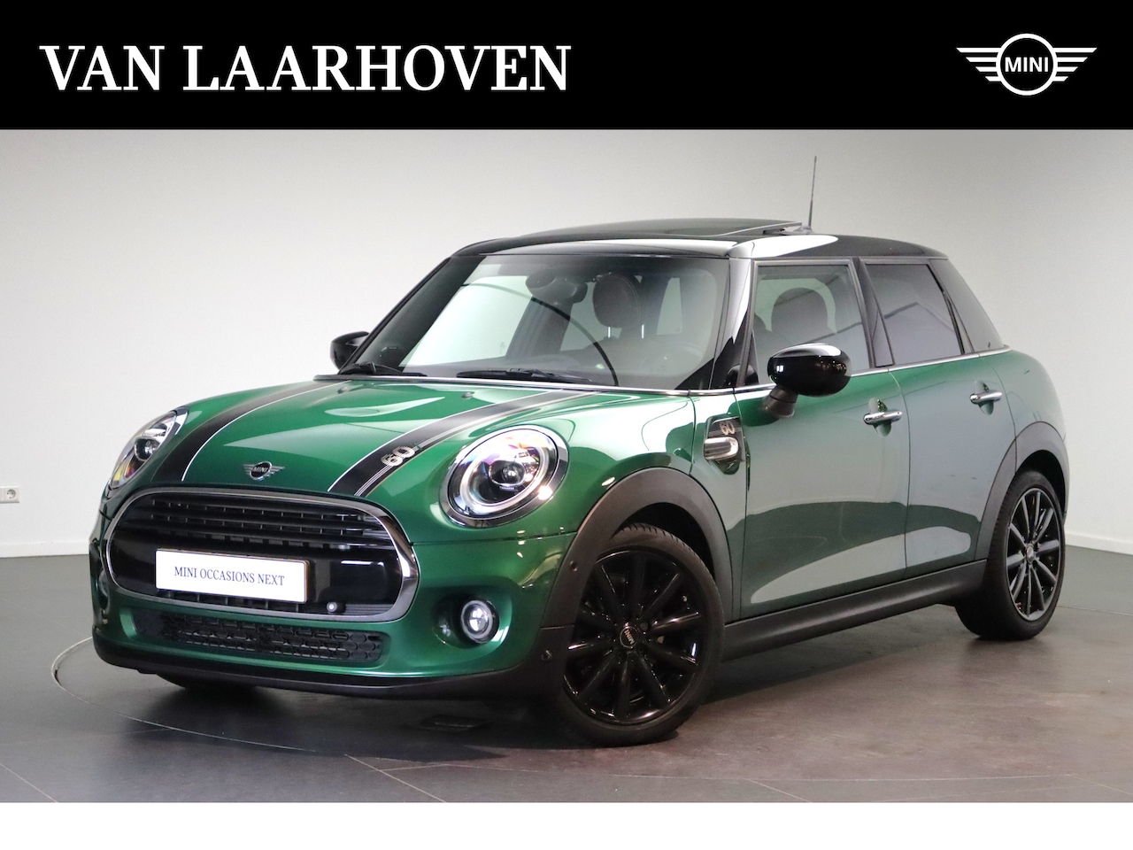 MINI Cooper - Hatchback 60 Years Chili Automaat / Panoramadak / Achteruitrijcamera / Stoelverwarming / L - AutoWereld.nl