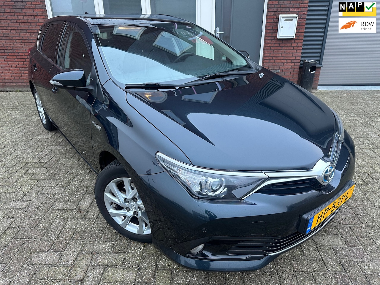 Toyota Auris - 1.8 Hybrid Dynamic / Navi / Camera / DAB / PDC / Cruise - AutoWereld.nl