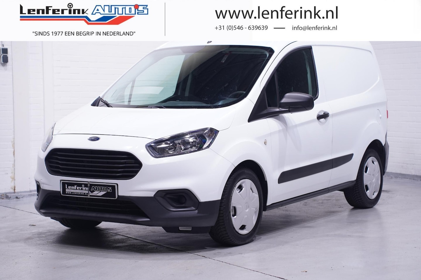 Ford Transit Courier - 1.0 Ambiente 100 pk Benzine Airco, Trekhaak Laadruimte Pakket, PDC achter, NAP, 1e Eigenaa - AutoWereld.nl