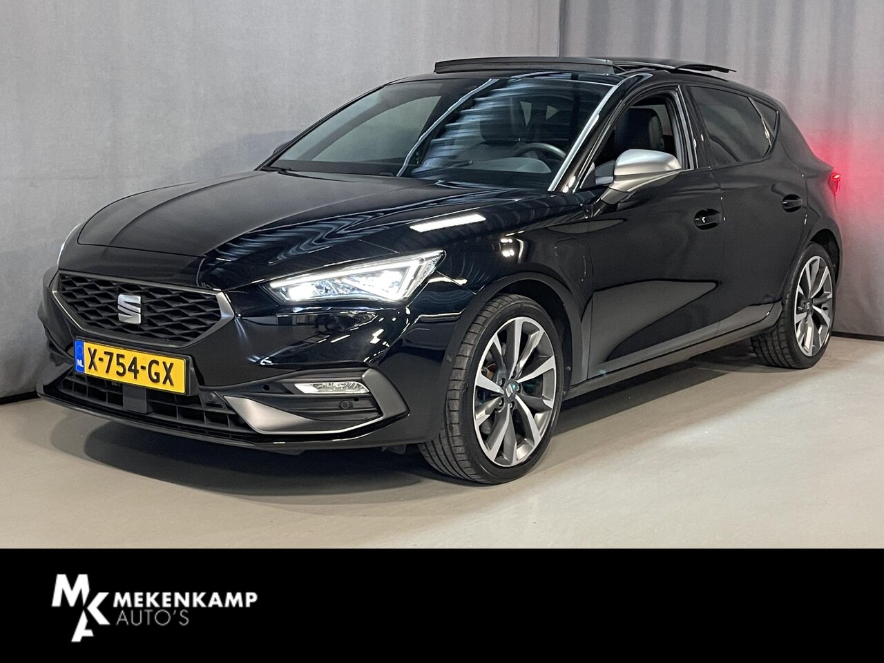 Seat Leon - 1.4 TSI eHybrid PHEV FR Business Intense 18"/Panoramadak/Elek. stoel + memory/Stuurverwarm - AutoWereld.nl