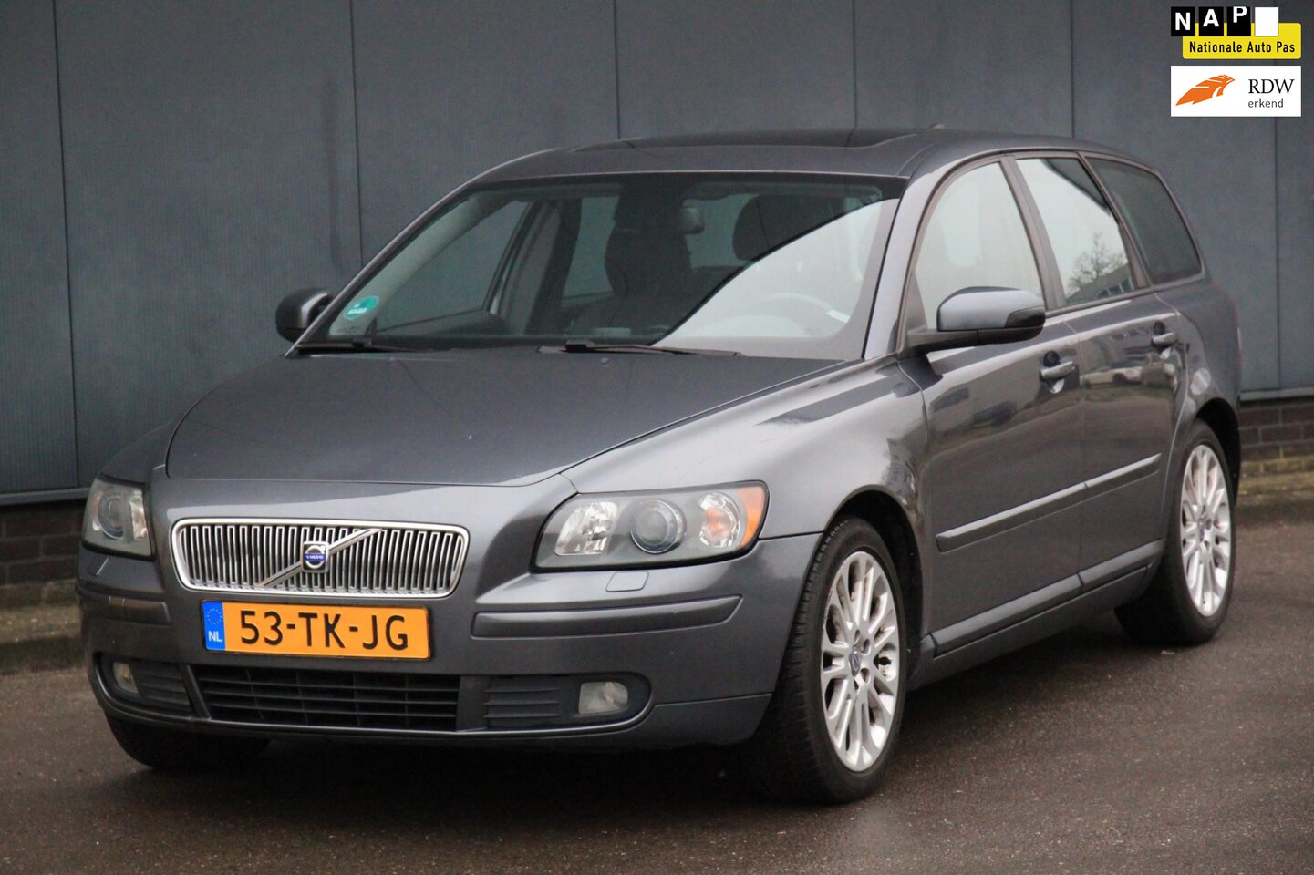 Volvo V50 - 2.4 Edition II 5 Cilinder/Elek-Dak/Xenon/Stoelverwarming/Youngtimer - AutoWereld.nl