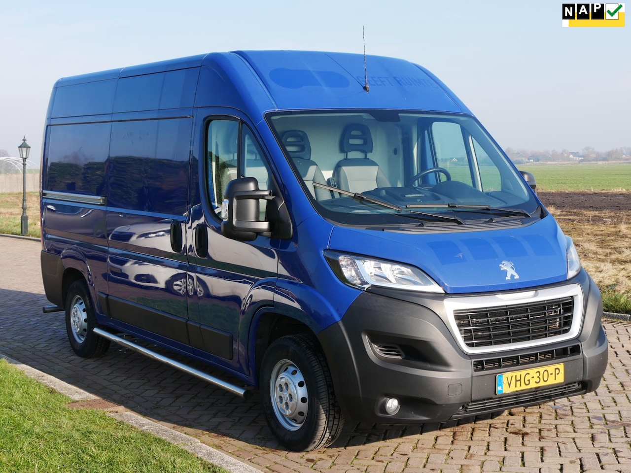 Peugeot Boxer - 330 2.2 BlueHDi 120 L2H2 Premium AC NAVI CAMERA 3-SEATS **58.000km !** - AutoWereld.nl