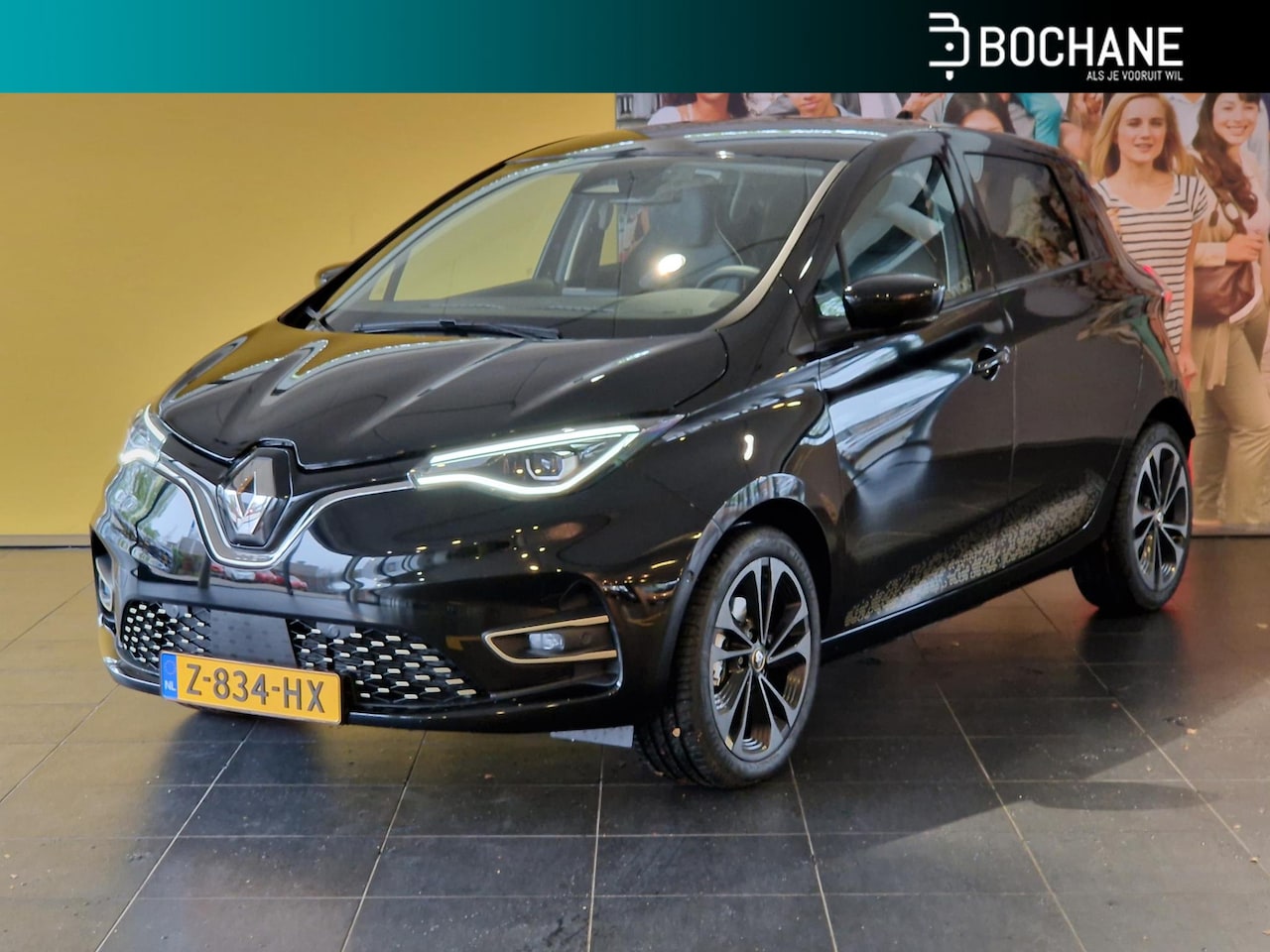 Renault Zoe - R135 Iconic 52 kWh (Koopaccu) | NAVIGATIE | ACHTERUITRIJCAMERA | PARKEERSENSOREN VOOR & AC - AutoWereld.nl