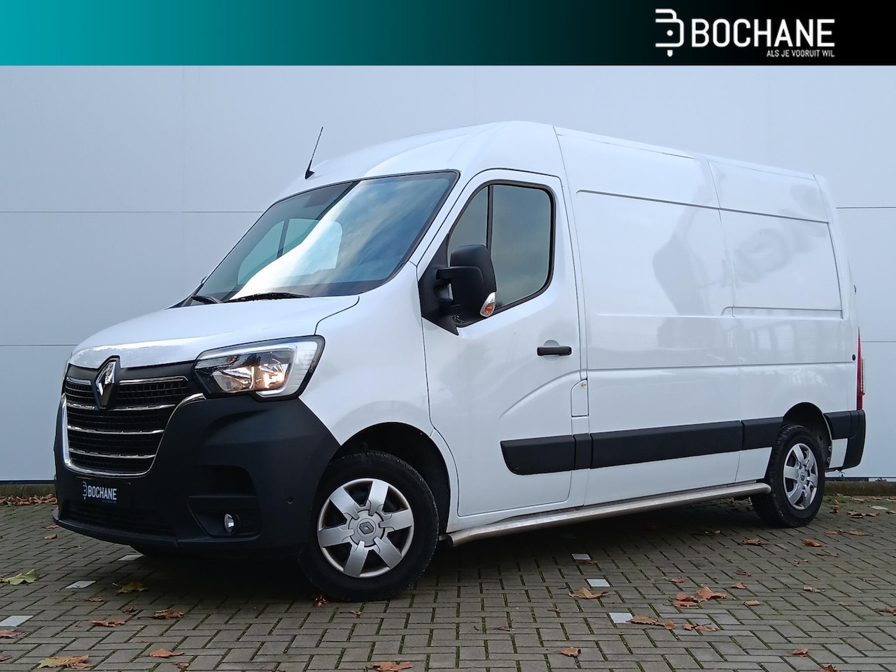 Renault Master - T35 2.3 dCi 135 L2H2 Work Edition EURO 6 / Navigatie / Trekhaak / Parkeersensoren + Camera - AutoWereld.nl