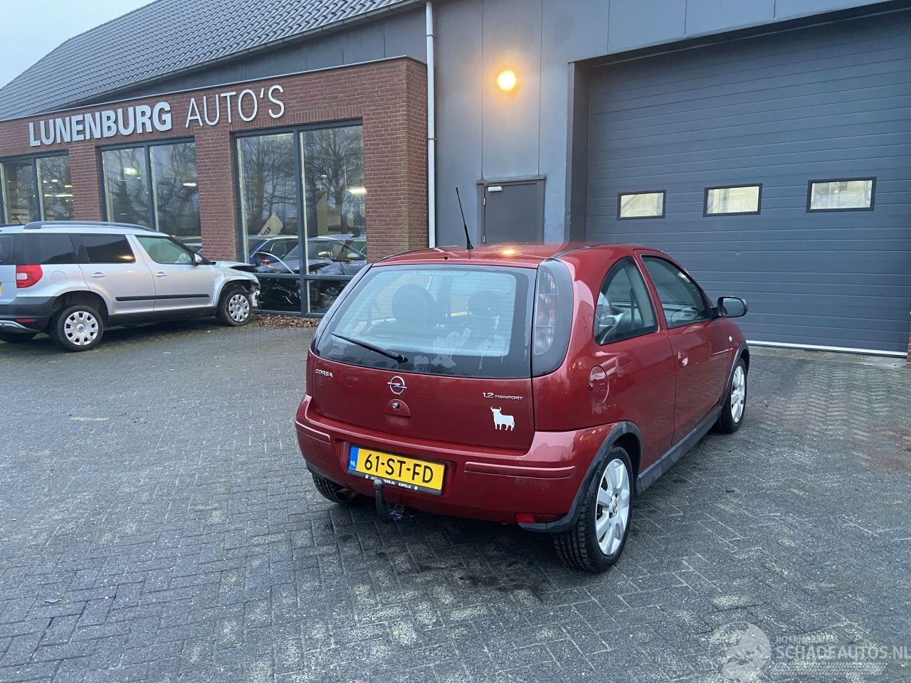 Opel Corsa - 1.2 16V SILVERLINE AIRCO - AutoWereld.nl