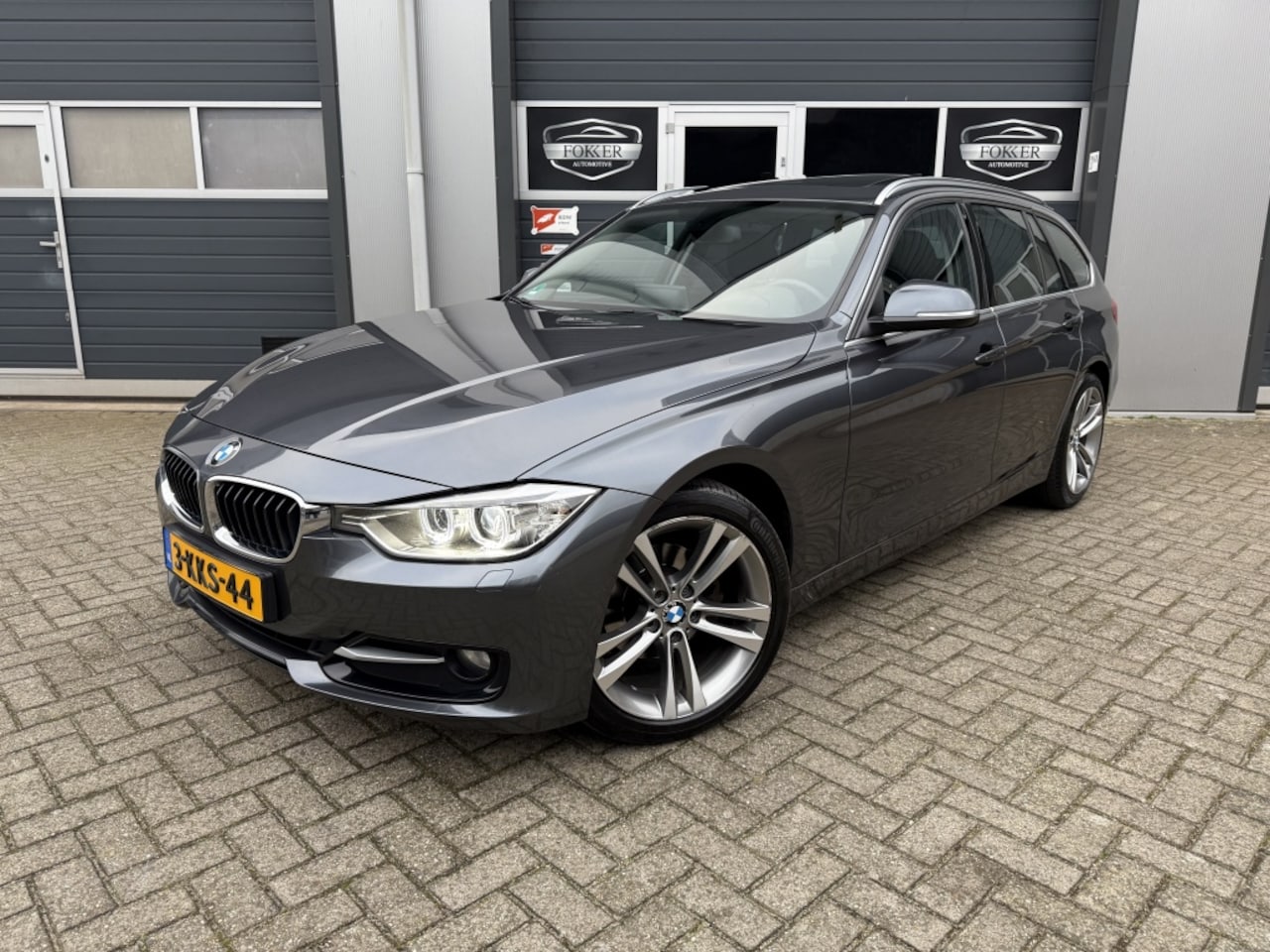 BMW 3-serie Touring - 316i Executive Sport NAP Leer Pano Trekhaak Carplay grote navi s - AutoWereld.nl