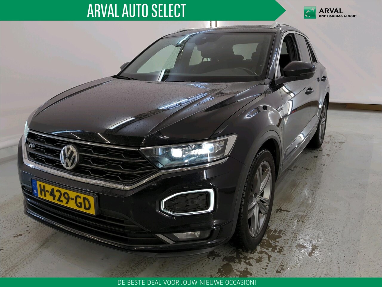 Volkswagen T-Roc - 1.5 TSI 150pk Automaat Sport Business R Line | Trekhaak | Panoramadak | Winterpakket | Key - AutoWereld.nl