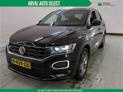 Volkswagen T-Roc - 1.5 TSI 150pk Automaat Sport Business R Line | Trekhaak | Panoramadak | Winterpakket | Key